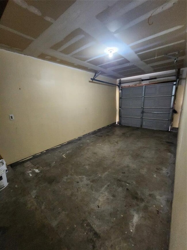 Building Photo - 2610 Garrettson Dr