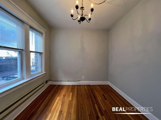 Building Photo - 2 bedroom in CHICAGO IL 60640