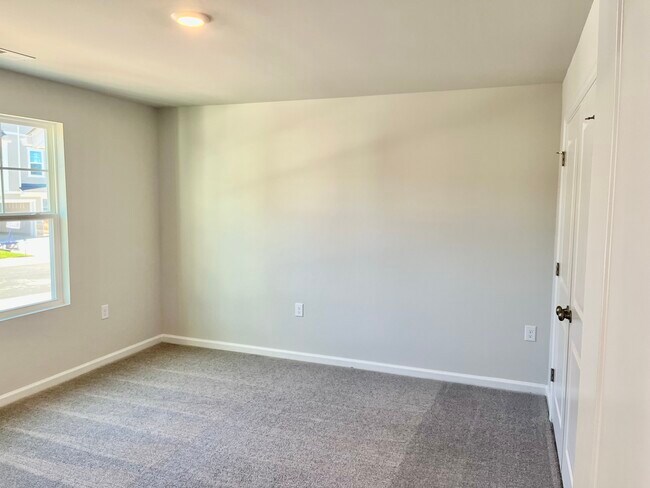 Building Photo - 1009 Belloak Wy