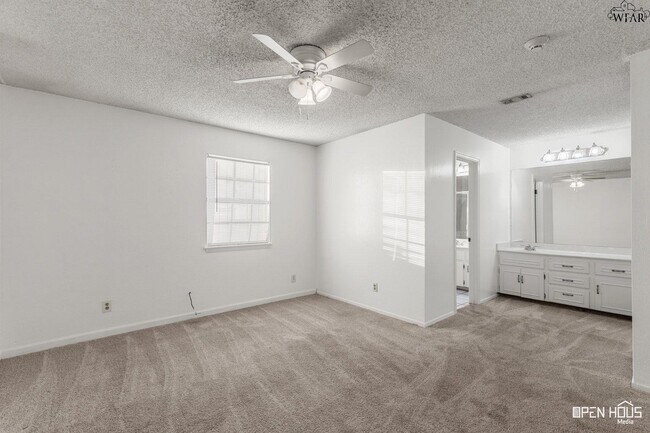 Building Photo - 5639 Johnson Rd