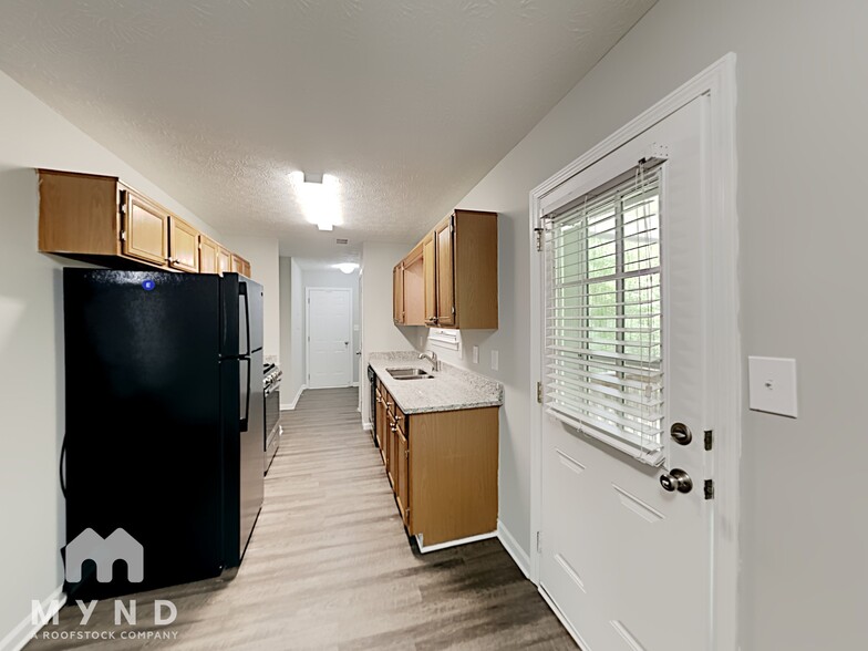 Building Photo - 189 Peach Forest Pl