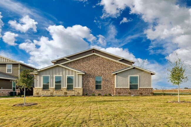 Primary Photo - 714 Fallow Dr