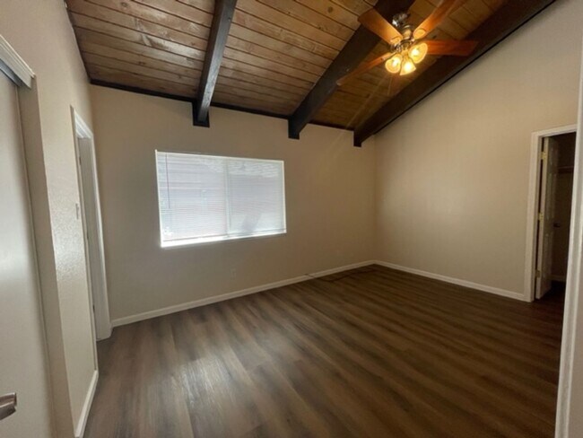 Building Photo - Low elevation condo in small complex with garage