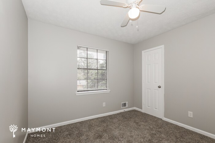 Building Photo - 418 Autumn Dr