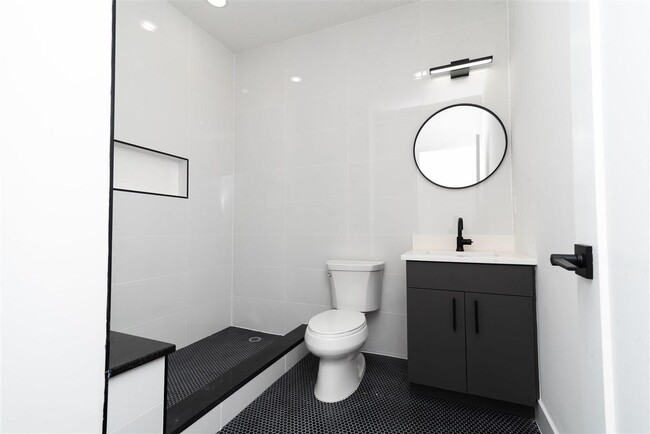 Building Photo - 396 Summit Ave