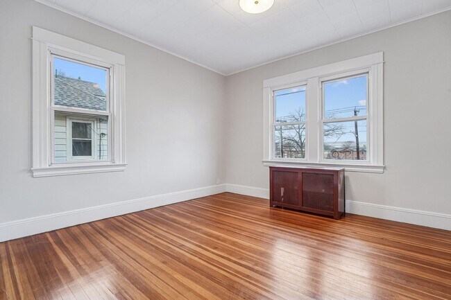 Building Photo - 1154 Anderson Ave