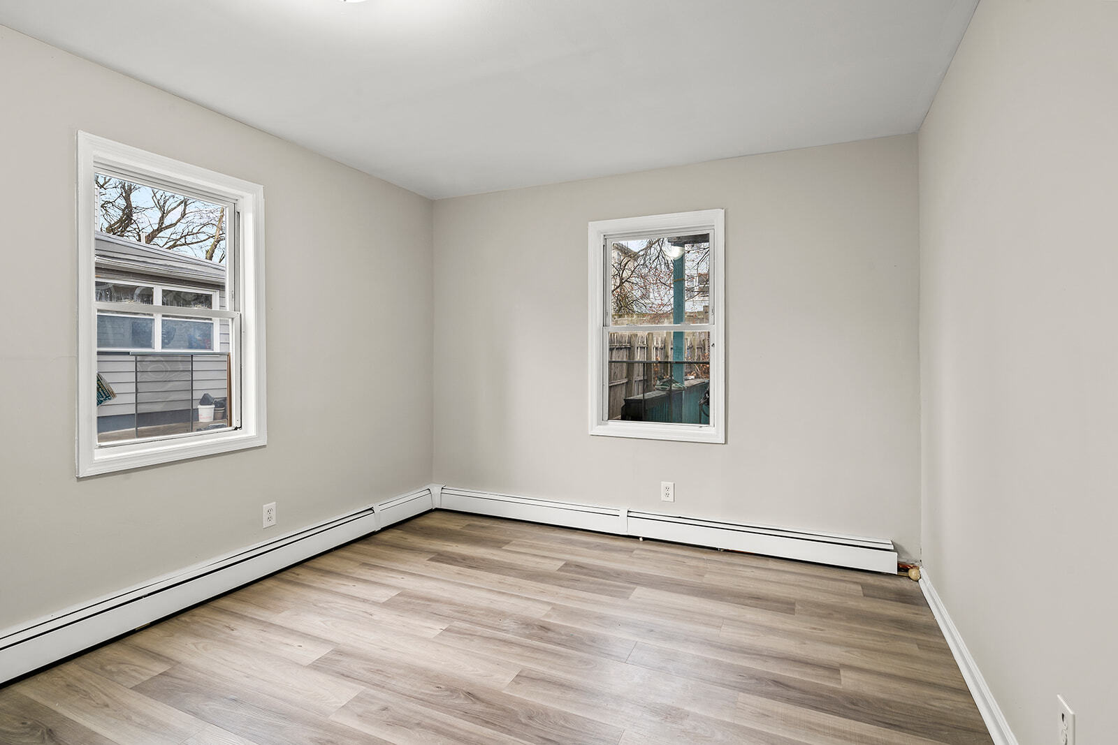 Building Photo - 390 S 19th St