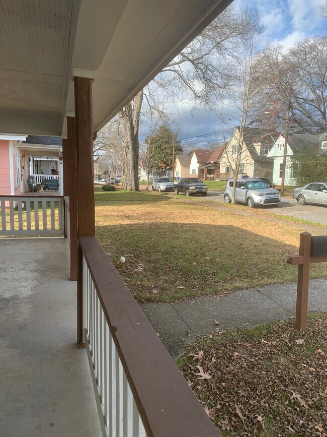 Building Photo - 1610 Kirby Ave
