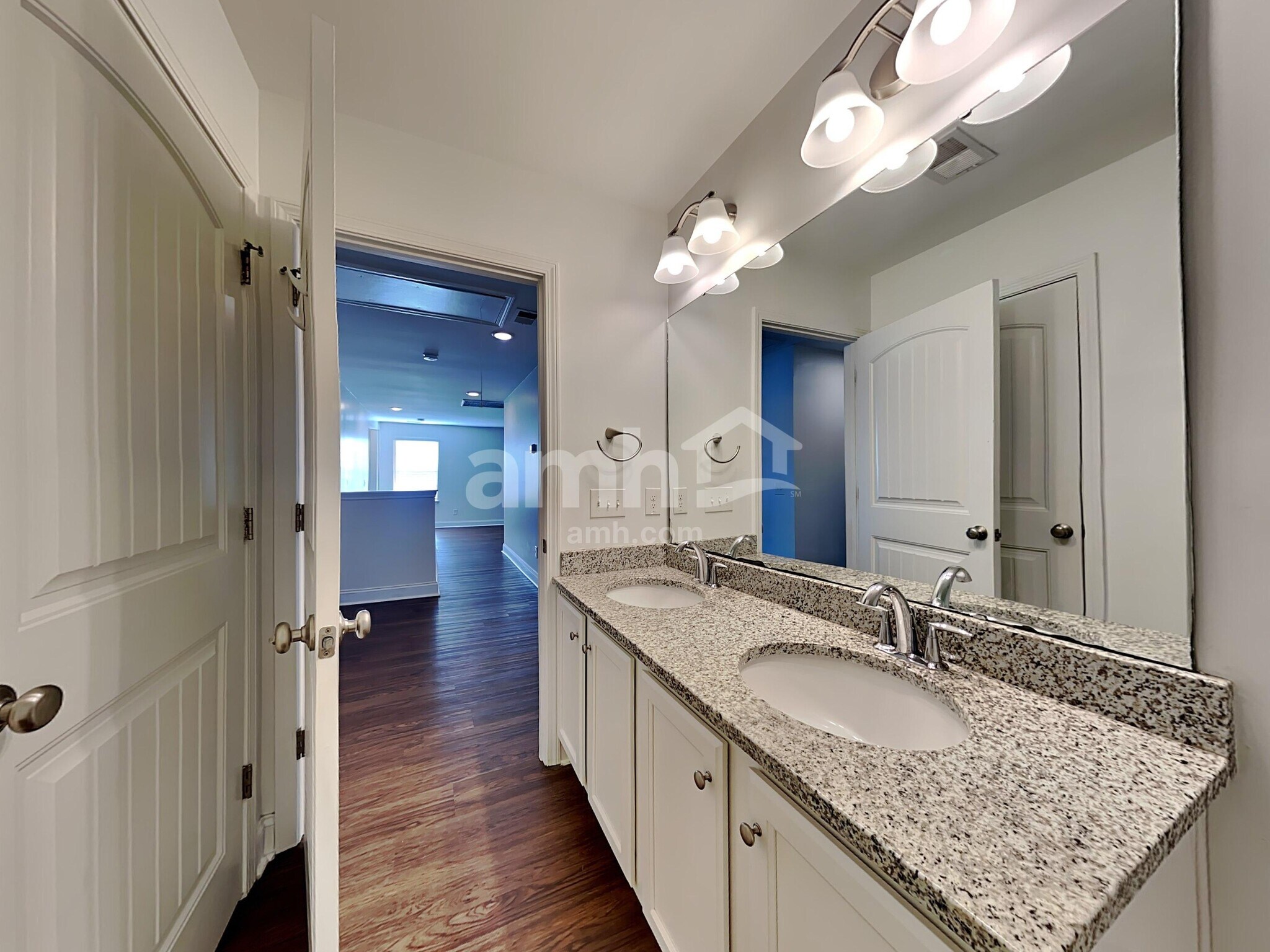 Building Photo - 104 Stagecoach Ln