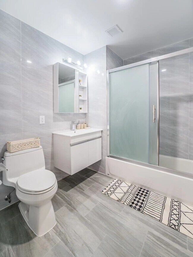 Building Photo - 7065 Queens Blvd