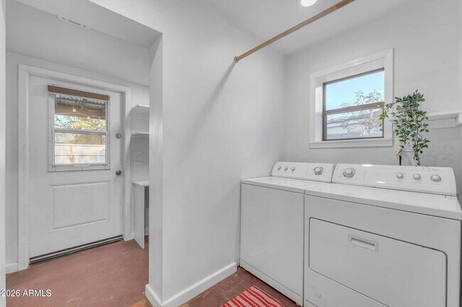 Building Photo - 2209 N 23rd St