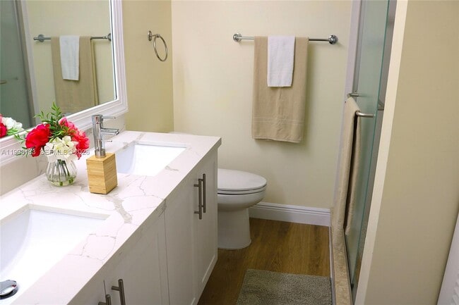 Building Photo - 401 Gardens Dr