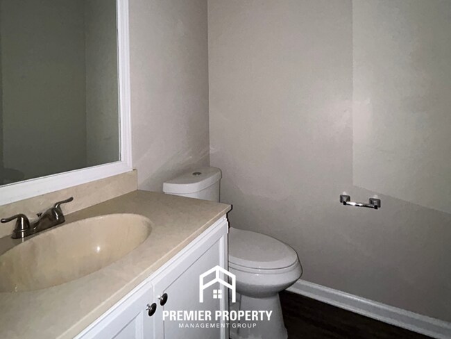 Building Photo - Spacious 3 Bedroom Home for Rent in Memphis | Vaulted Ceilings, Fireplace & Fenced Yard