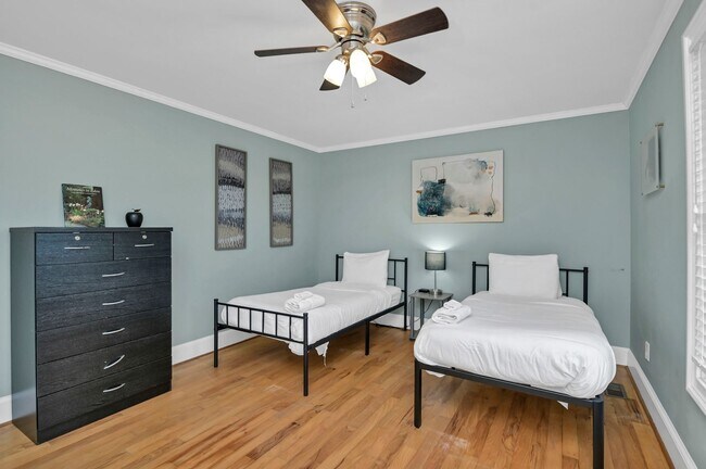 Building Photo - Walkable State Street Gem in the Heart of West Columbia