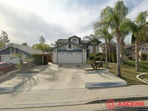 Building Photo - Splendid Home In East Bakersfield!