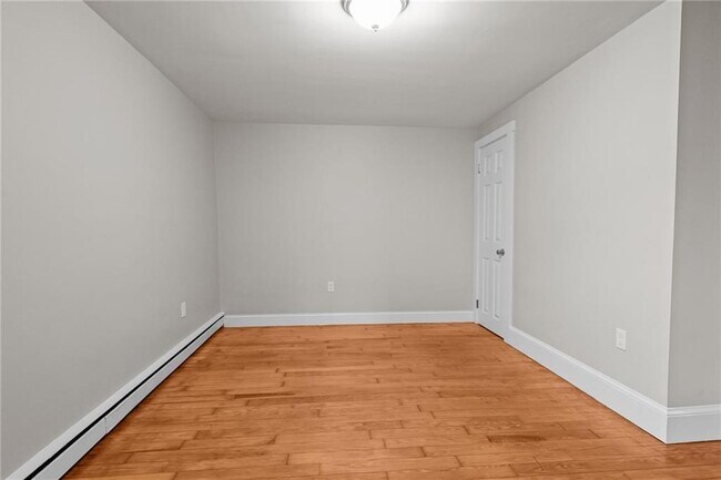 Building Photo - 54 Hillside Ave