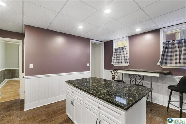 Building Photo - 193 S 4th St