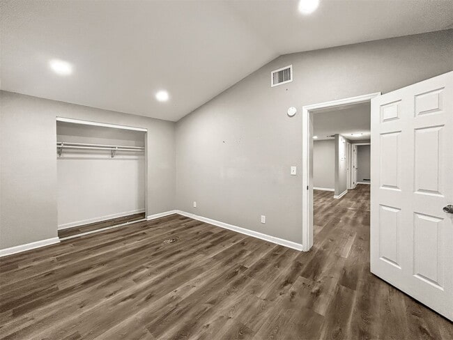 Building Photo - Coastal Waterfront Living in Apollo Beach – 3 Bed | 2 Bath