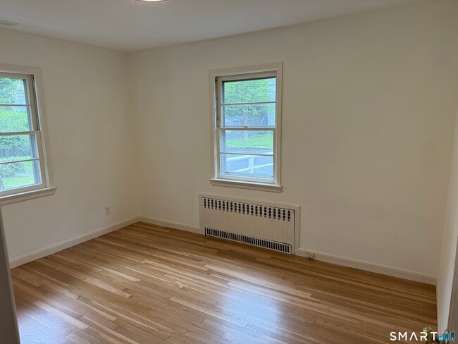 Building Photo - 17 Oenoke Pl