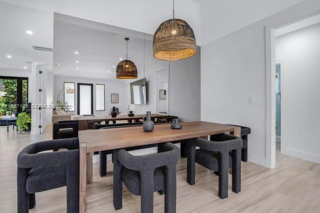 Building Photo - 1543 Bird Rd