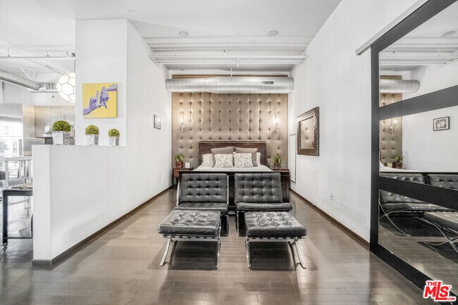 Building Photo - 1645 Vine St