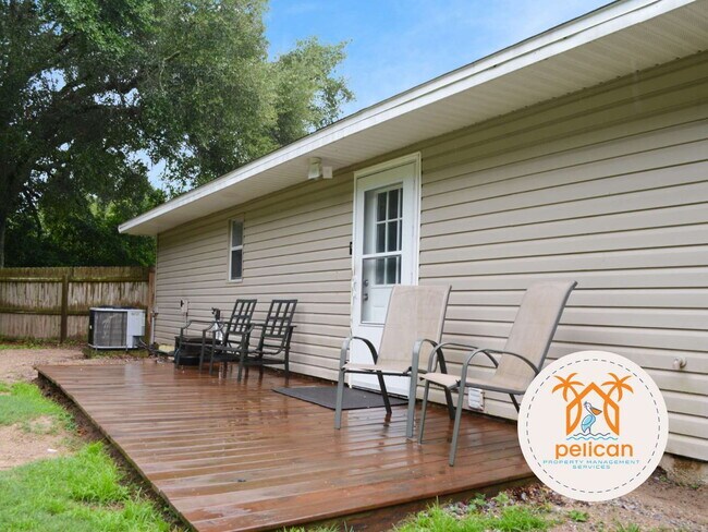 Building Photo - Beautiful home for rent on a spacious corner lot with a fantastic layout!