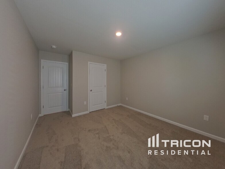 Building Photo - 8112 Derby Wood Ln