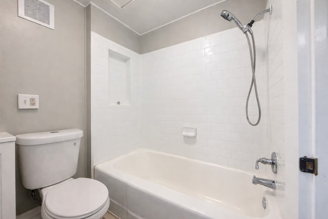 Building Photo - 514 N Curley St