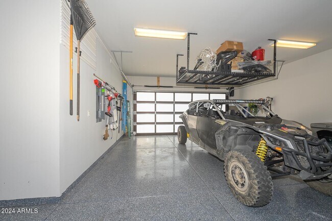 Building Photo - 5861 E Cloud Rd