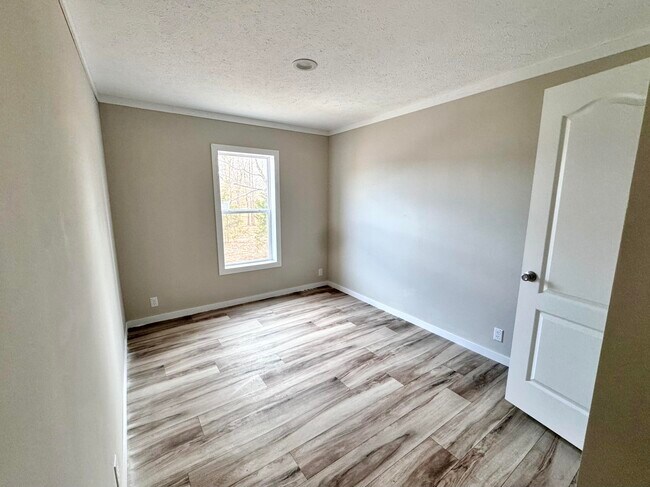 Building Photo - 2110 US-127