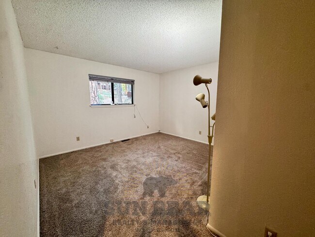 Building Photo - 3 Bedroom Mill Creek Home Available Now!