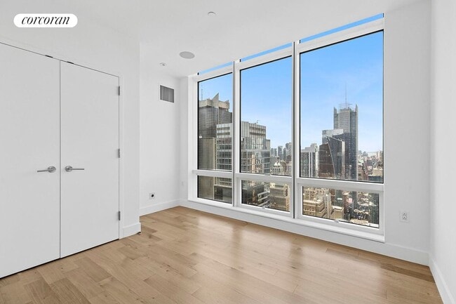 Building Photo - 306 W 48th St
