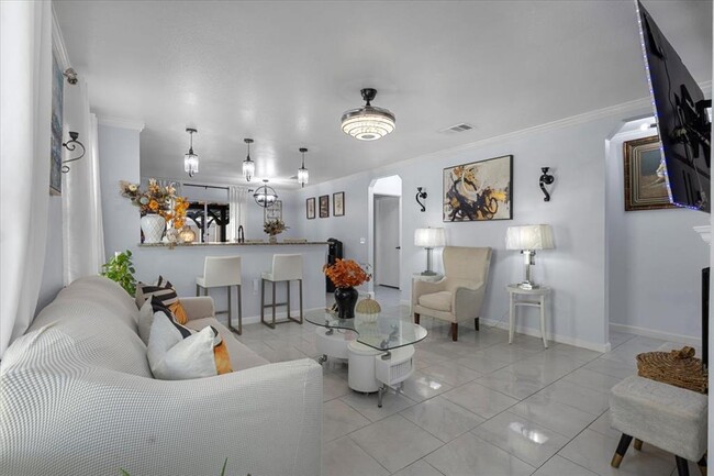 Building Photo - 8824 Southwick Dr