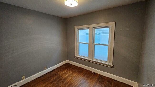 Building Photo - 307 Sterling Ave