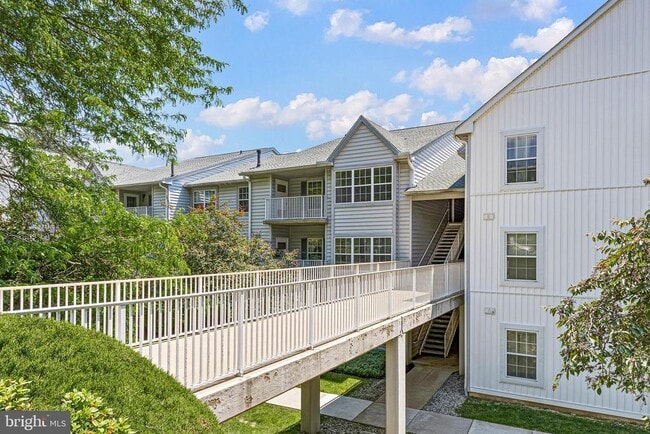 Building Photo - 1741 Braken Ave