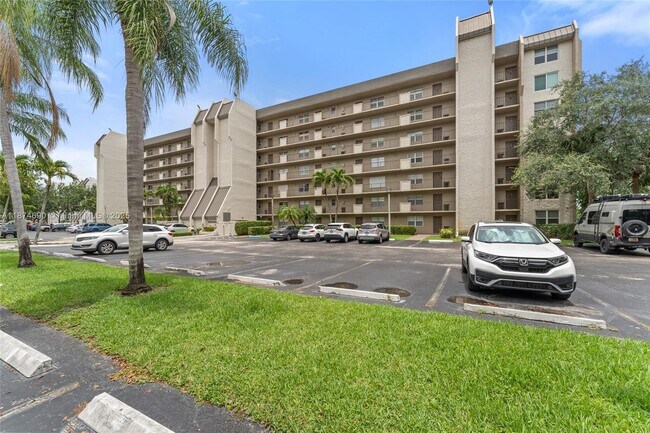 Building Photo - 3150 W Rolling Hills Cir