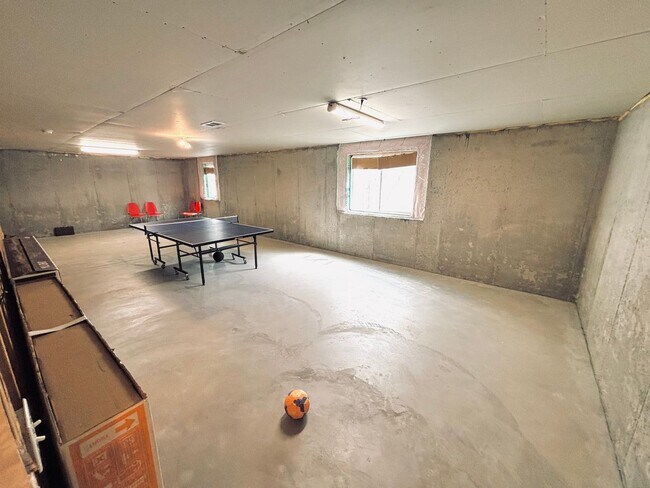 Building Photo - Solar Home!  Beautiful 4bed/3bath Single Family Home in Shakopee