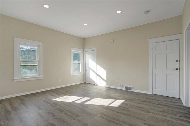 Building Photo - 3 Park Ave