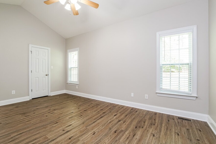 Building Photo - 253 Keller Dr