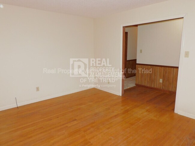 Building Photo - 8521 Richardsonwood Rd