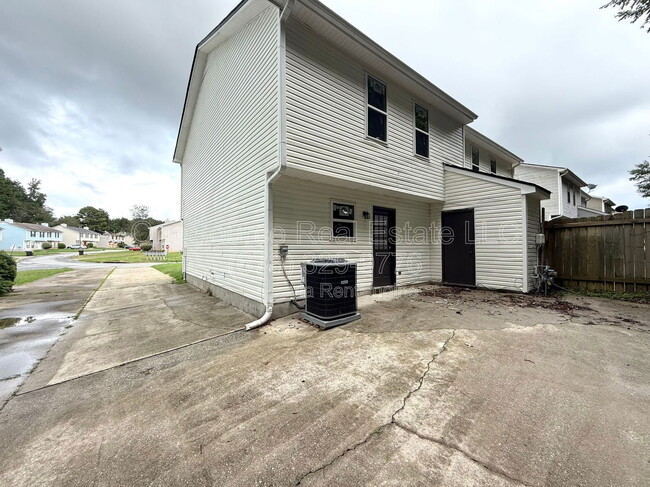 Building Photo - 3626 N Hopkins Ct