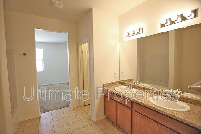 Building Photo - 11538 W Redfield Rd