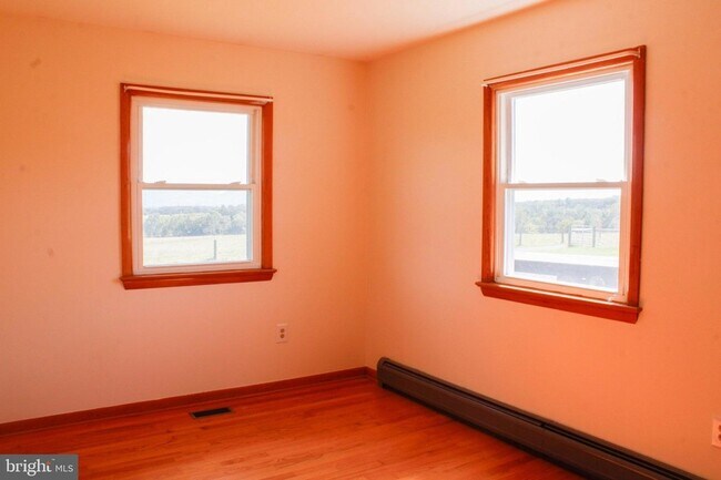 Building Photo - 481 Riffey Ln