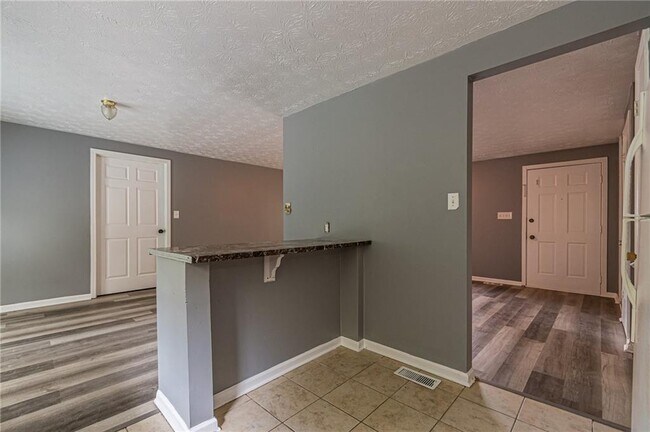 Building Photo - 806 Houndstooth Trail NW