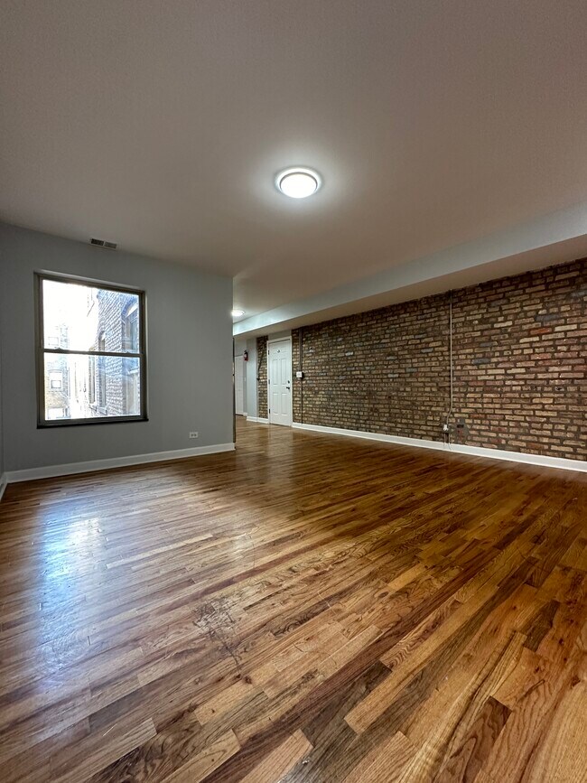 Primary Photo - 7004 S Chappel Ave