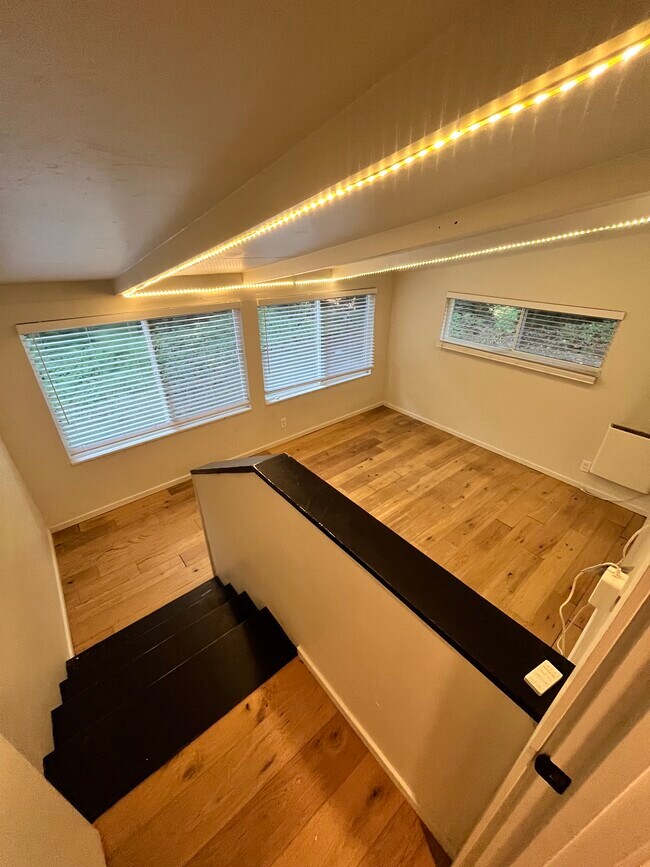 Building Photo - 1946 Green Valley Rd