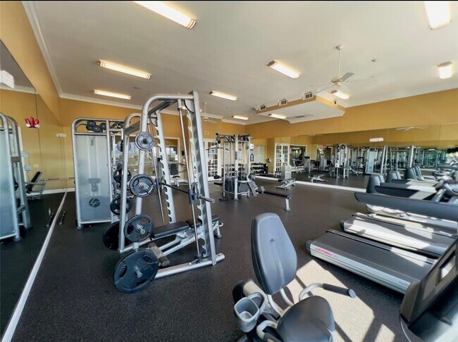 Building Photo - 7575 Kirby Dr