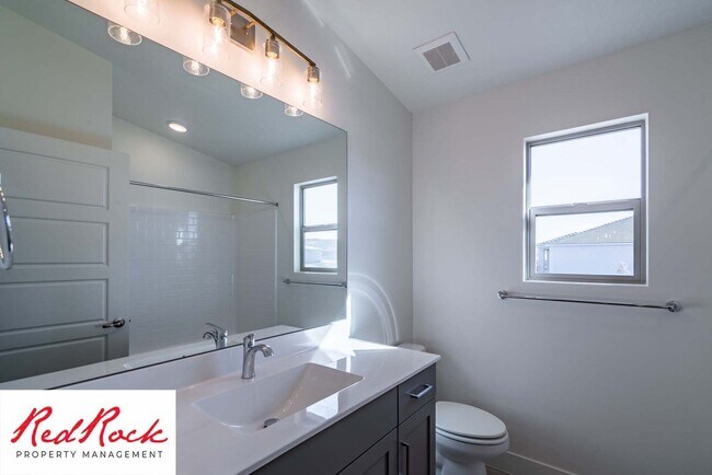 Building Photo - Incredible 3 Bedroom, 2 Bathroom Property ...