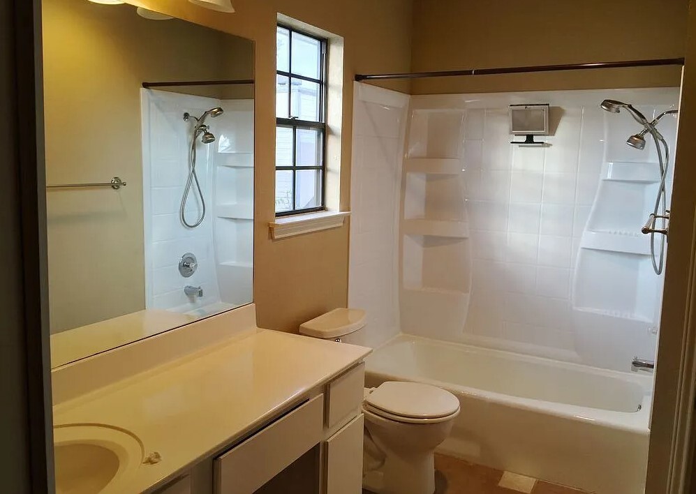 Building Photo - 1213 Silverton Ct