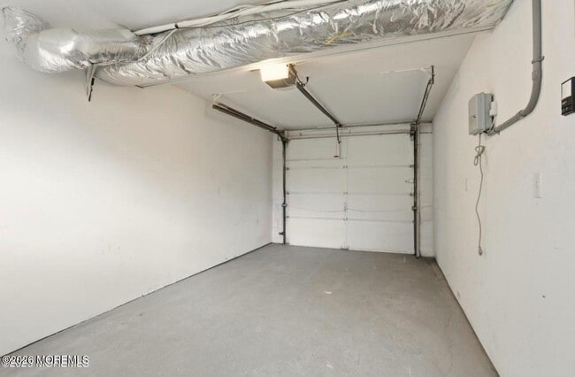 Building Photo - 112 Manhattan St